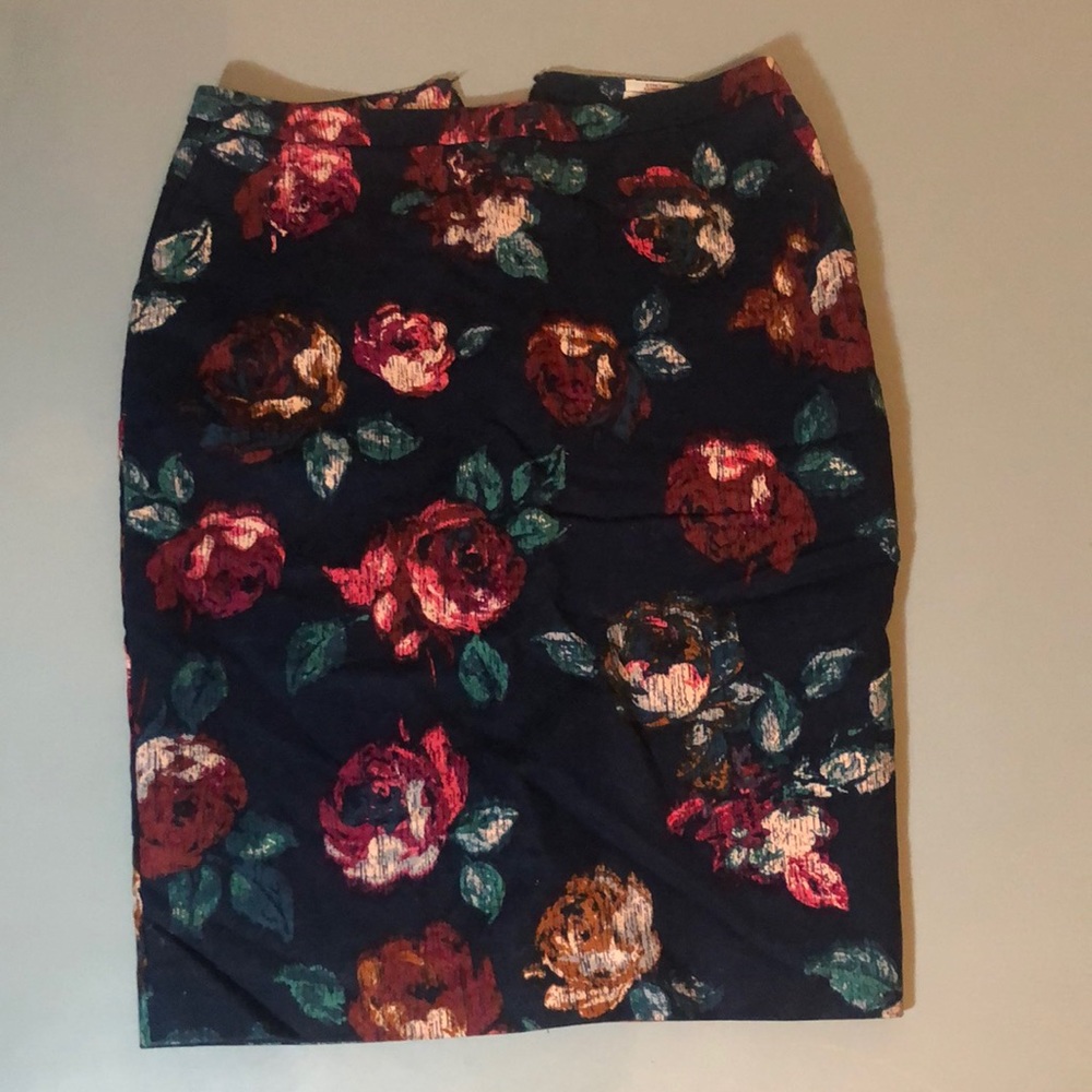 Navy Blue Floral Skirt. 5 Dollar bundle deal